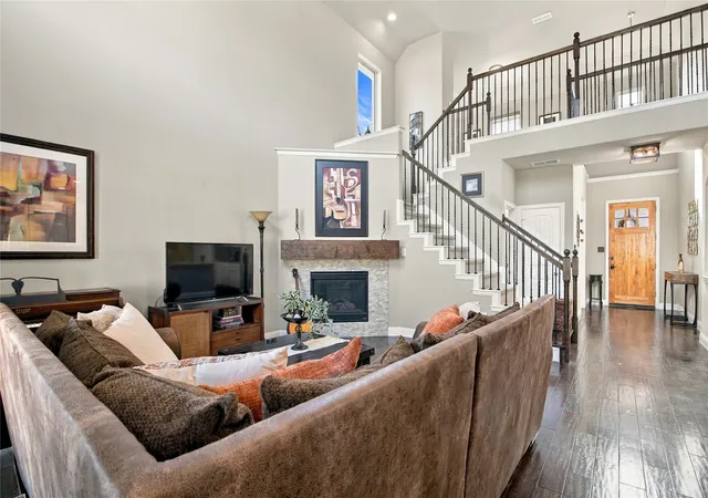 Photo 2 of Single family home for sale at 800 Spring Fls Dr, Mc Kinney, TX 75071 | MLS# 21389874 | Listing updated on 2026-09-20