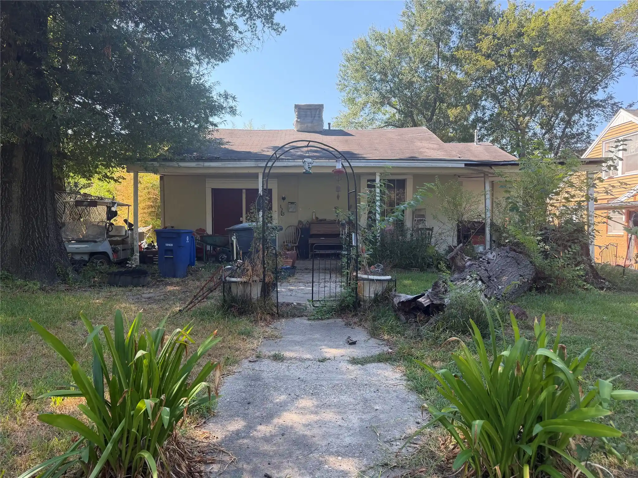 Single family home for sale at 123 E Herndon St, Shreveport, LA 71101 | MLS# 21381038
