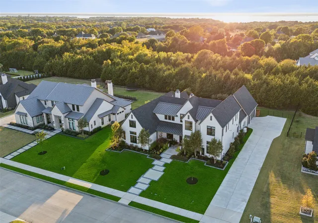 Photo 3 of Single family home for sale at 405 Kings Landing, Rockwall, TX 75032 | MLS# 21386962 | Listing updated on 2026-10-04