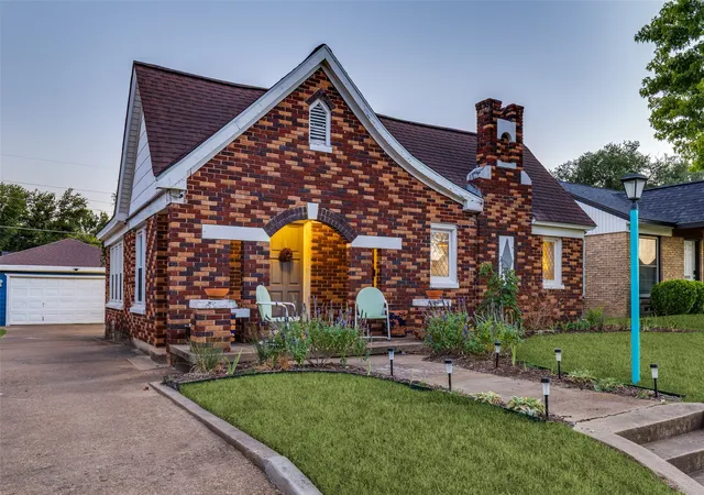 Photo 1 of Single family home for sale at 2732 Ivandell Ave, Dallas, TX 75211 | MLS# 21388087 | Listing updated on 2026-10-01