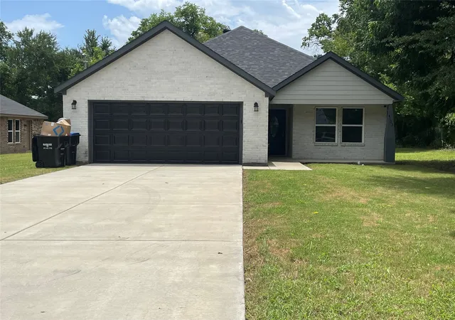 Photo 1 of Single family home for sale at 4103 Morrison, Greenville, TX 75401 | MLS# 21390151 | Listing updated on 2026-09-19