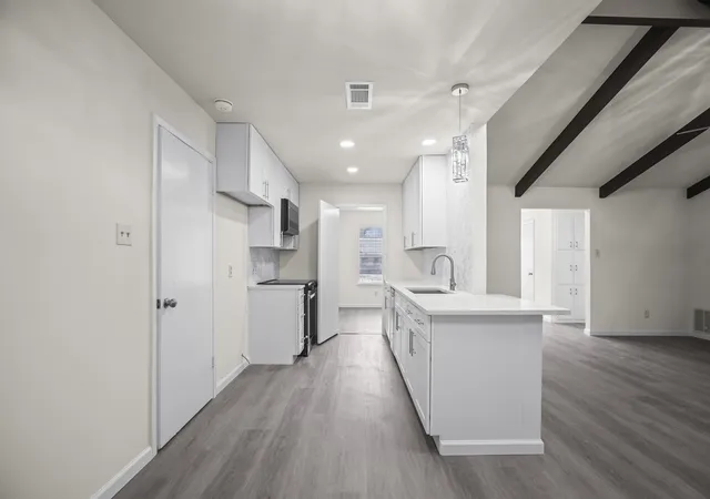 Photo 4 of Sale Pending at 1009 Springdale Rd, Bedford, TX 76021 | MLS# 21390150 | Listing updated on 2026-09-28