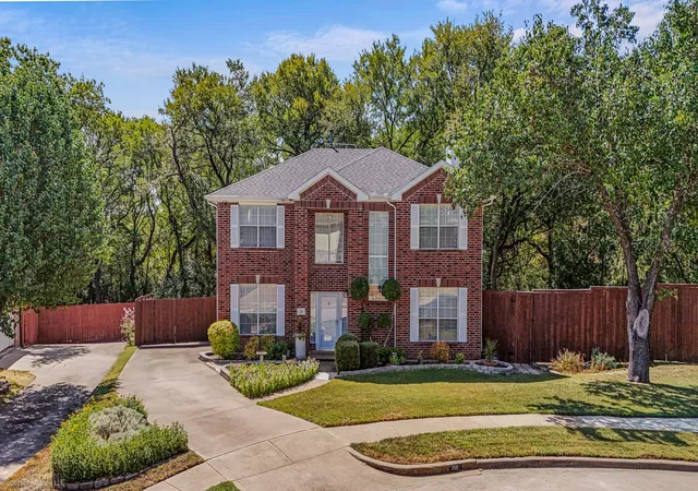 Photo 1 of Sale Pending at 716 Waterwood Ln, Mesquite, TX 75181 | MLS# 21388546 | Listing updated on 2026-10-01