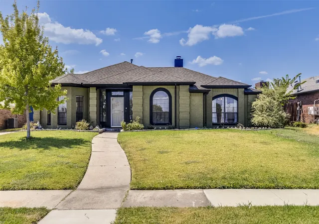 Photo 1 of Single family home for sale at 1501 Osage Trl, Mesquite, TX 75149 | MLS# 21388888 | Listing updated on 2026-10-03