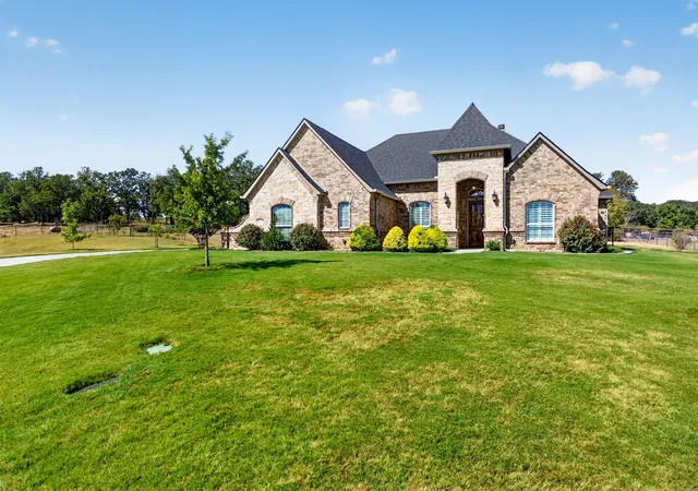 Photo 1 of Single family home for sale at 164 Spring Meadow Dr, Springtown, TX 76082 | MLS# 21386285 | Listing updated on 2026-09-26