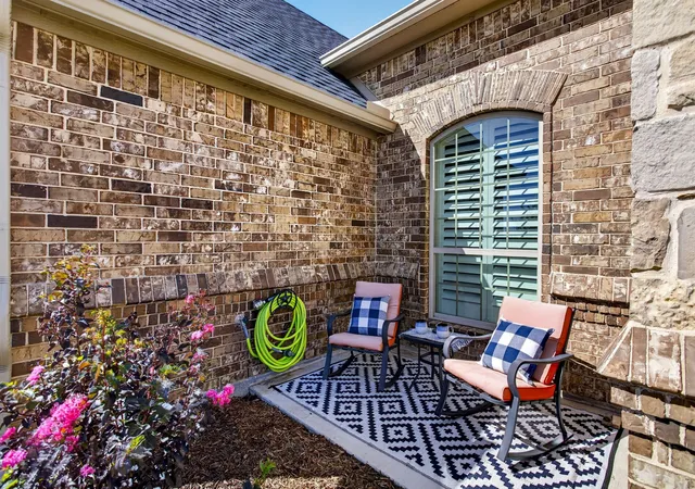 Photo 3 of Single family home for sale at 164 Spring Meadow Dr, Springtown, TX 76082 | MLS# 21386285 | Listing updated on 2026-09-26