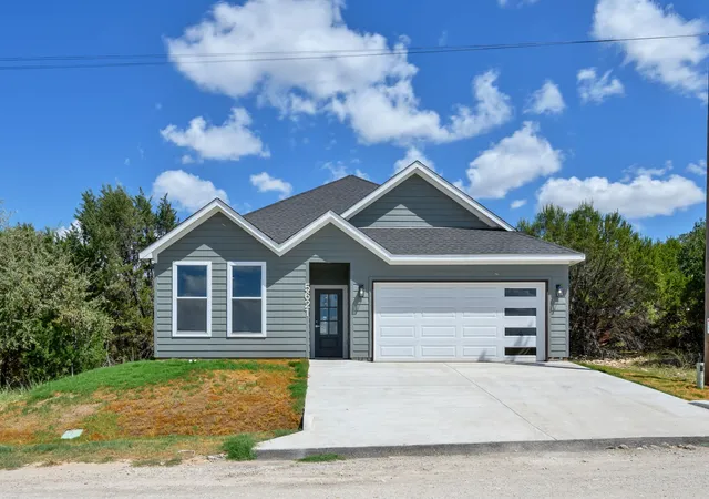 Photo 1 of Single family home for sale at 5621 San Jacinto Dr, Granbury, TX 76048 | MLS# 21389823 | Listing updated on 2026-09-21