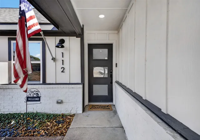 Photo 2 of Single family home for sale at 112 Spring Cir, Red Oak, TX 75154 | MLS# 21388975 | Listing updated on 2026-09-19