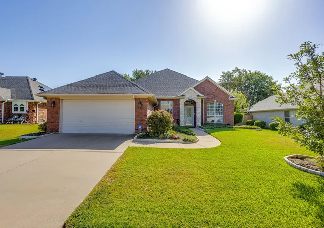 Photo 1 of Single family home for sale at 348 Marine Ln, Saginaw, TX 76179 | MLS# 21389241 | Listing updated on 2026-09-19