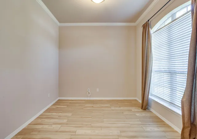 Photo 4 of Single family home for sale at 348 Marine Ln, Saginaw, TX 76179 | MLS# 21389241 | Listing updated on 2026-09-19