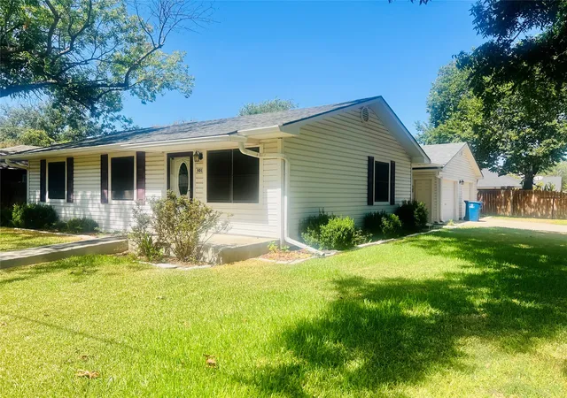 Photo 2 of Single family home for sale at 901 Church St, Sanger, TX 76266 | MLS# 21390329 | Listing updated on 2026-09-21