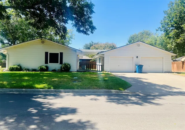 Photo 3 of Single family home for sale at 901 Church St, Sanger, TX 76266 | MLS# 21390329 | Listing updated on 2026-09-21