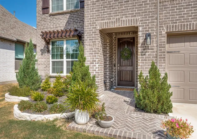 Photo 3 of Single family home for sale at 4517 Expedition Dr, Little Elm, TX 75068 | MLS# 21387873 | Listing updated on 2026-10-05