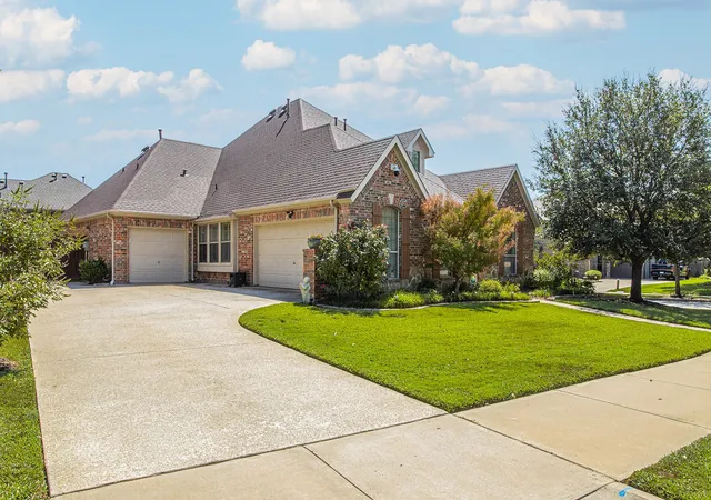 Photo 2 of Single family home for sale at 5900 Barton Springs Dr, North Richland Hills, TX 76180 | MLS# 21390340 | Listing updated on 2026-09-28