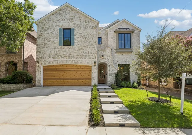 Photo 1 of Single family home for sale at 6250 Palo Pinto Ave, Dallas, TX 75214 | MLS# 21388454 | Listing updated on 2026-10-08