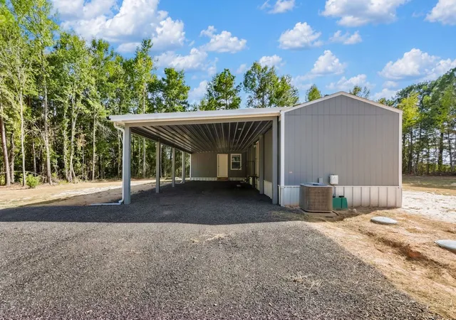 Photo 3 of Manufactured home for sale at 7752 Fm 2888, Naples, TX 75568 | MLS# 21389976 | Listing updated on 2026-09-19