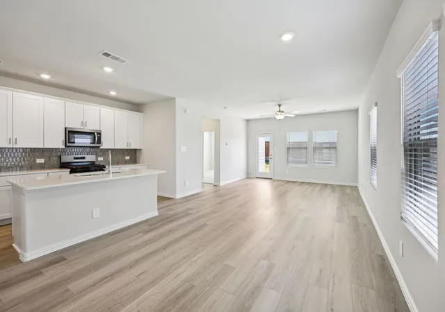 Photo 3 of Single family home for sale at 120 Winchester Hl Ln, Princeton, TX 75407 | MLS# 21390070 | Listing updated on 2026-10-06
