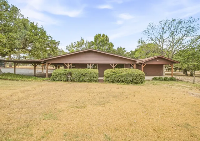 Photo 2 of Single family home for sale at 780 Highway 587, De Leon, TX 76444 | MLS# 21390363 | Listing updated on 2026-09-19