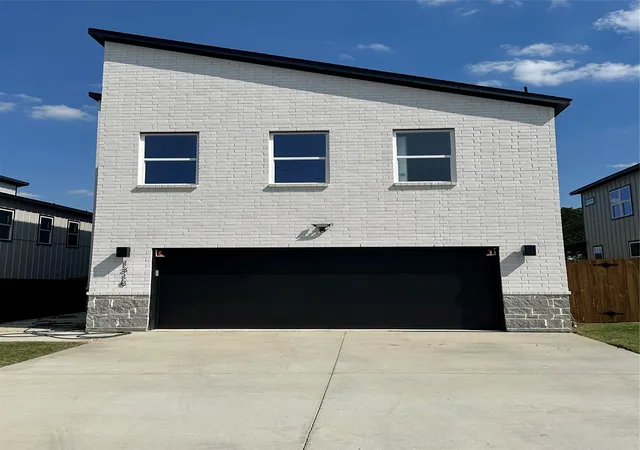 Photo 2 of Single family home for sale at 1318 Diceman Ave, Dallas, TX 75203 | MLS# 21386320 | Listing updated on 2026-10-09
