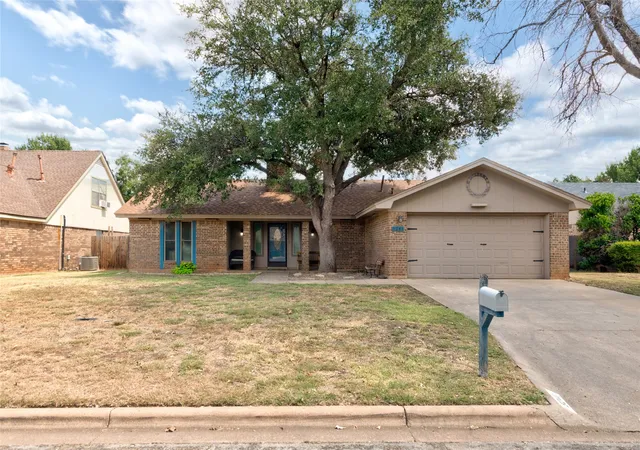 Photo 1 of Single family home for sale at 5241 Meadowick Ln, Abilene, TX 79606 | MLS# 21389939 | Listing updated on 2026-10-08