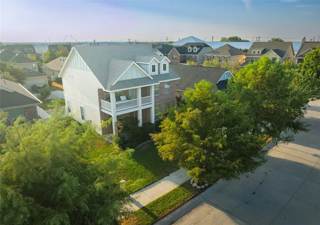Photo 2 of Single family home for sale at 708 Whitemarsh Dr, Aubrey, TX 76227 | MLS# 21383993 | Listing updated on 2026-10-01
