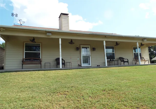 Photo 3 of Single family home for sale at 721 Midway Rd, Tool, TX 75143 | MLS# 21390447 | Listing updated on 2026-09-25