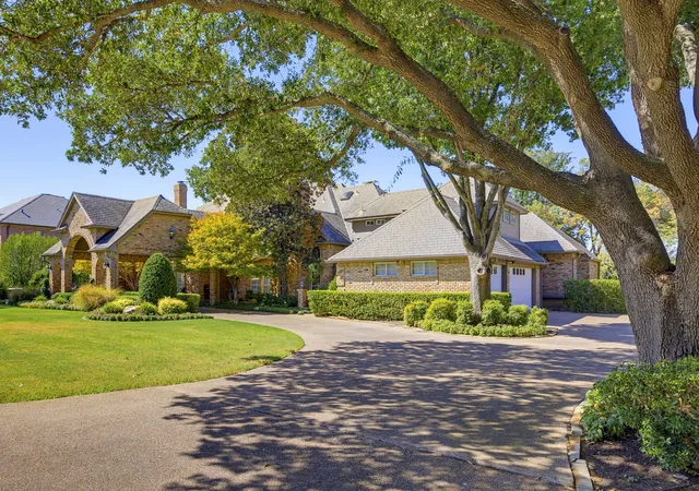 Photo 3 of Mansion for sale at 6200 Forest Highlands Dr, Fort Worth, TX 76132 | MLS# 21384557 | Listing updated on 2026-09-18