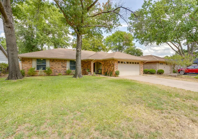 Photo 2 of Single family home for sale at 1005 Westminster Ln, Mansfield, TX 76063 | MLS# 21388420 | Listing updated on 2026-10-05