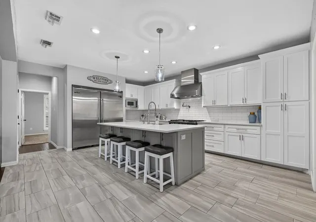 Photo 3 of Single family home for sale at 1425 Fairlakes Pointe Dr, Rockwall, TX 75087 | MLS# 21386416 | Listing updated on 2026-09-30