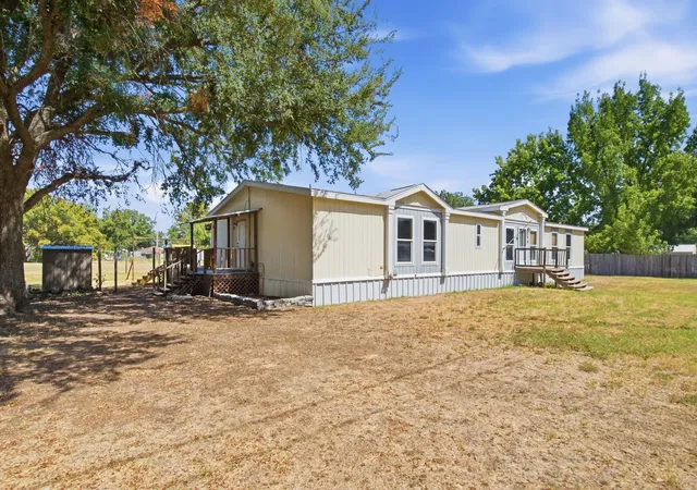 Photo 1 of Manufactured home for sale at 105 Apache St, Lipan, TX 76462 | MLS# 21390128 | Listing updated on 2026-09-29