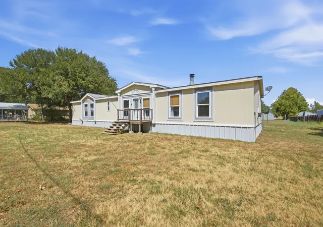 Photo 2 of Manufactured home for sale at 105 Apache St, Lipan, TX 76462 | MLS# 21390128 | Listing updated on 2026-09-29