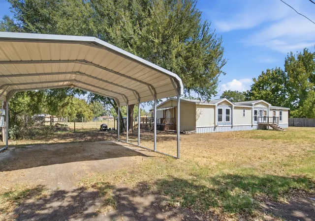 Photo 3 of Manufactured home for sale at 105 Apache St, Lipan, TX 76462 | MLS# 21390128 | Listing updated on 2026-09-29