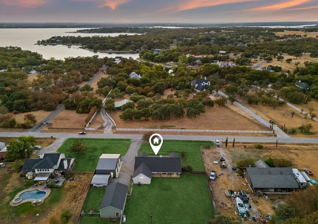Photo 3 of Single family home for sale at 9400 Dickson Rd, Fort Worth, TX 76179 | MLS# 21389330 | Listing updated on 2026-09-19