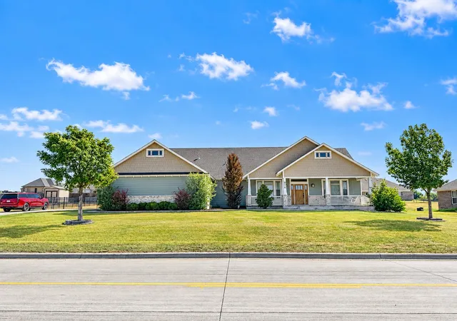 Photo 1 of Sale Pending at 916 N Mesquite St, Muenster, TX 76252 | MLS# 21390506 | Listing updated on 2026-10-01