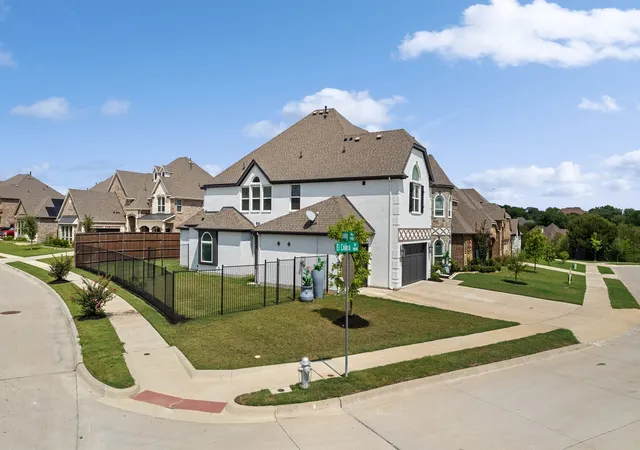 Photo 1 of Single family home for sale at 9840 El Colina Dr, Fort Worth, TX 76179 | MLS# 21388557 | Listing updated on 2026-10-01