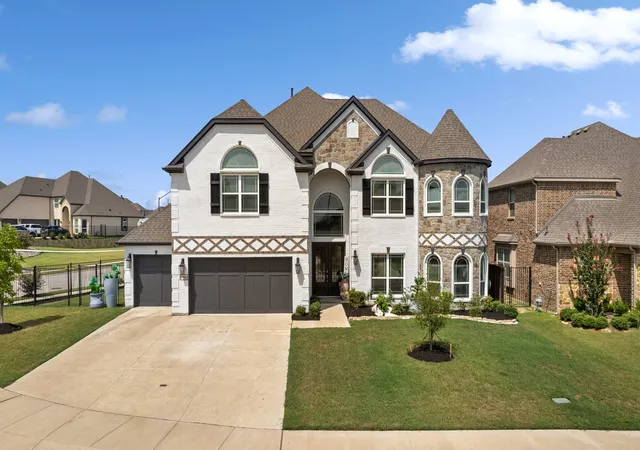Photo 2 of Single family home for sale at 9840 El Colina Dr, Fort Worth, TX 76179 | MLS# 21388557 | Listing updated on 2026-10-01
