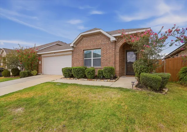 Photo 2 of Sale Pending at 4105 Candleberry Ln, Forney, TX 75126 | MLS# 21389618 | Listing updated on 2026-10-08