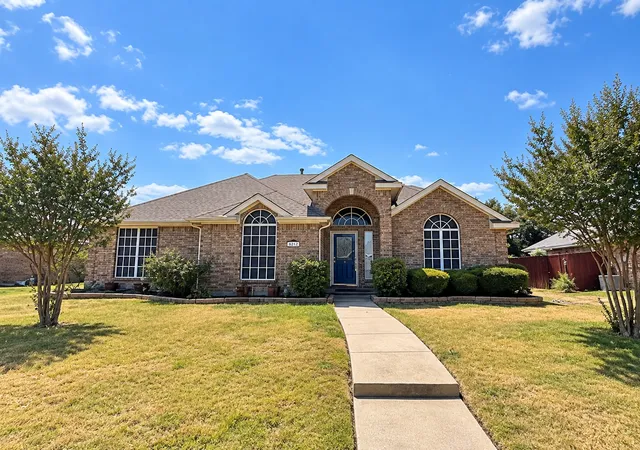 Photo 1 of Single family home for sale at 10201 Evergreen Dr, Rowlett, TX 75089 | MLS# 21390541 | Listing updated on 2026-10-08