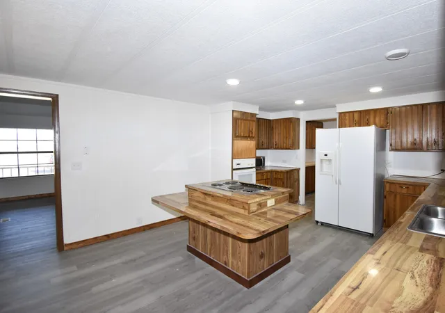 Photo 4 of Single family home for sale at 1105 Westmoreland, Mason, TX 76856 | MLS# 21390529 | Listing updated on 2026-09-19