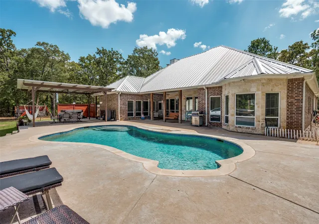 Photo 1 of Single family home for sale at 30971 Fm 85, Seven Points, TX 75143 | MLS# 21382643 | Listing updated on 2026-09-19