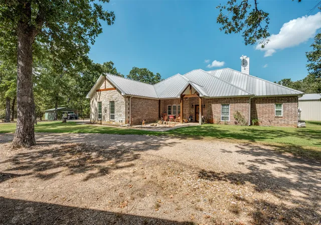 Photo 2 of Single family home for sale at 30971 Fm 85, Seven Points, TX 75143 | MLS# 21382643 | Listing updated on 2026-09-19