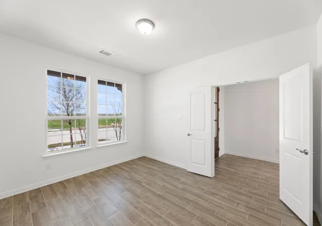 Photo 2 of Single family home for sale at 904 Dewy Lake Pl, Lavon, TX 75166 | MLS# 21390557 | Listing updated on 2026-10-04