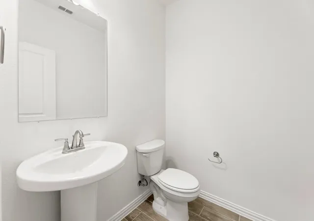 Photo 3 of Single family home for sale at 904 Dewy Lake Pl, Lavon, TX 75166 | MLS# 21390557 | Listing updated on 2026-10-04