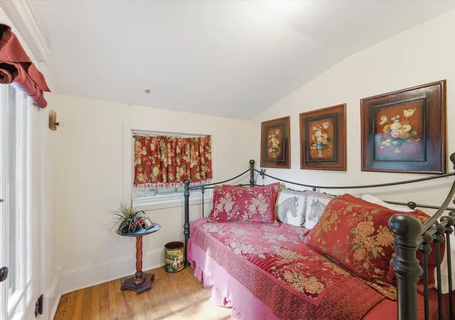 Photo 4 of Sale Pending at 322 W Bridge St, Granbury, TX 76048 | MLS# 21390570 | Listing updated on 2026-09-27