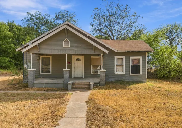 Photo 1 of Single family home for sale at 204 Eagle Dr, Bruceville Eddy, TX 76524 | MLS# 21388672 | Listing updated on 2026-10-07