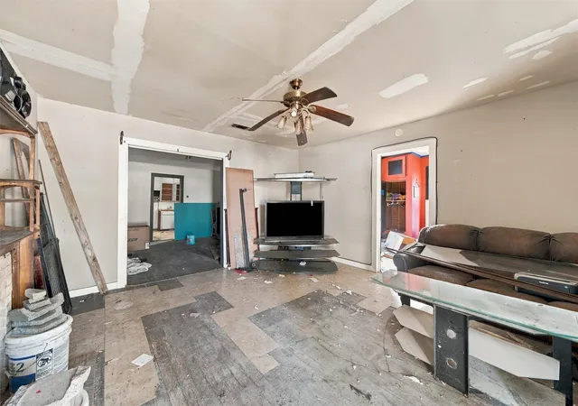 Photo 3 of Single family home for sale at 204 Eagle Dr, Bruceville Eddy, TX 76524 | MLS# 21388672 | Listing updated on 2026-10-07