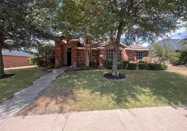 Photo 1 of Single family home for sale at 615 Magnolia, Glenn Heights, TX 75154 | MLS# 21390576 | Listing updated on 2026-09-19