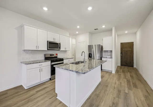 Photo 3 of Single family home for sale at 918 Angel St, Nevada, TX 75173 | MLS# 21390092 | Listing updated on 2026-09-23