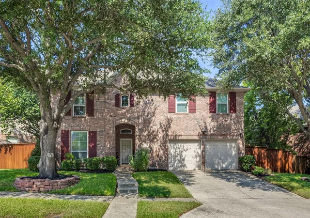Photo 1 of Single family home for sale at 204 S Village Dr, Mc Kinney, TX 75072 | MLS# 21390380 | Listing updated on 2026-10-06
