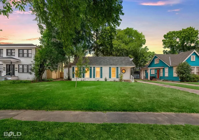 Photo 1 of Single family home for sale at 3470 Beverly Pl, Shreveport, LA 71105 | MLS# 21390553 | Listing updated on 2026-09-19